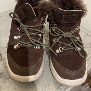 Boys Uggs brown suede boots, zip, laces, fur ankle